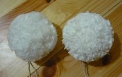 Помпон из полиэтиленовой пленки 
