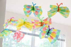 Бабочки из бумажных полотенец