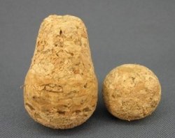 Кот из проволоки, пряжи и пробки Кот из проволоки, пряжи и пробки